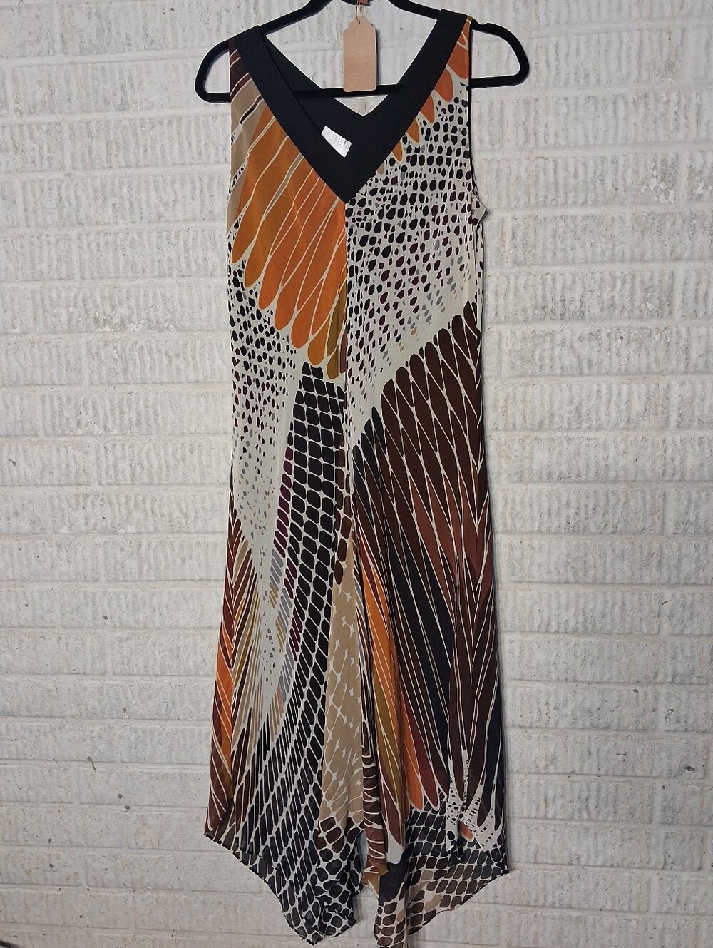 Donna Morgan Sleeveless V-Neck Print Maxi Dress Hankerchief Hem in Brown & Rust